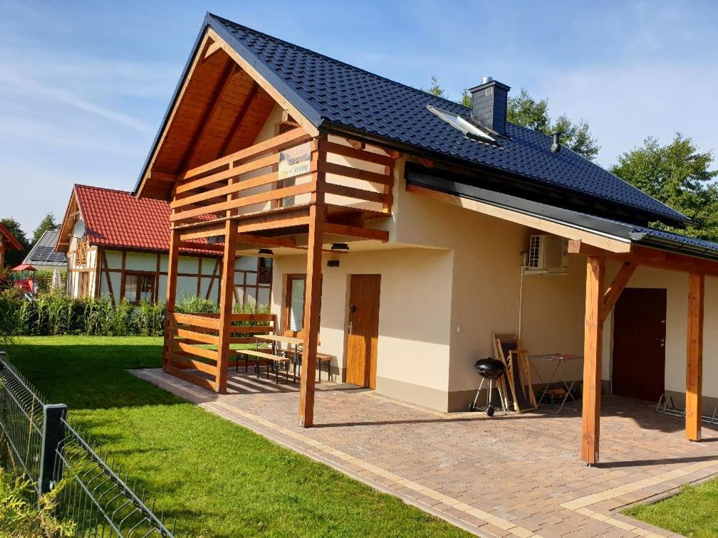 Osada Cztery Pory Roku - Dom Jesien Villa Kopalino Kültér fotó