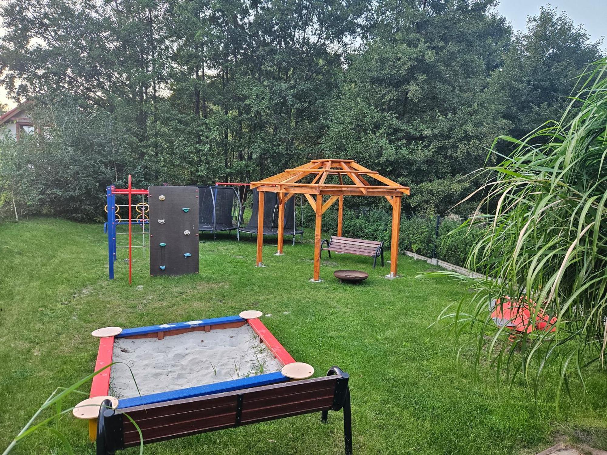 Osada Cztery Pory Roku - Dom Jesien Villa Kopalino Kültér fotó