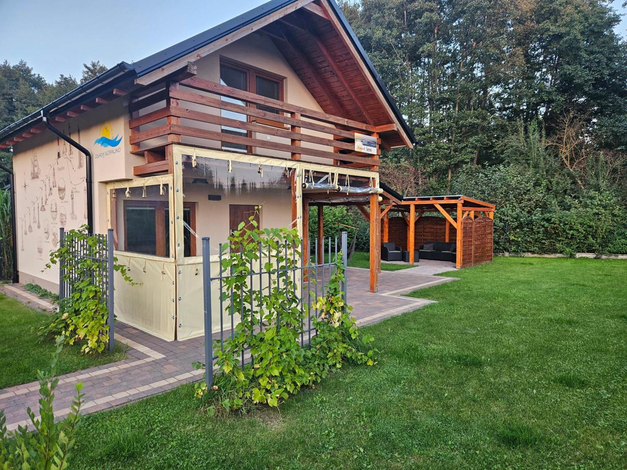 Osada Cztery Pory Roku - Dom Jesien Villa Kopalino Kültér fotó