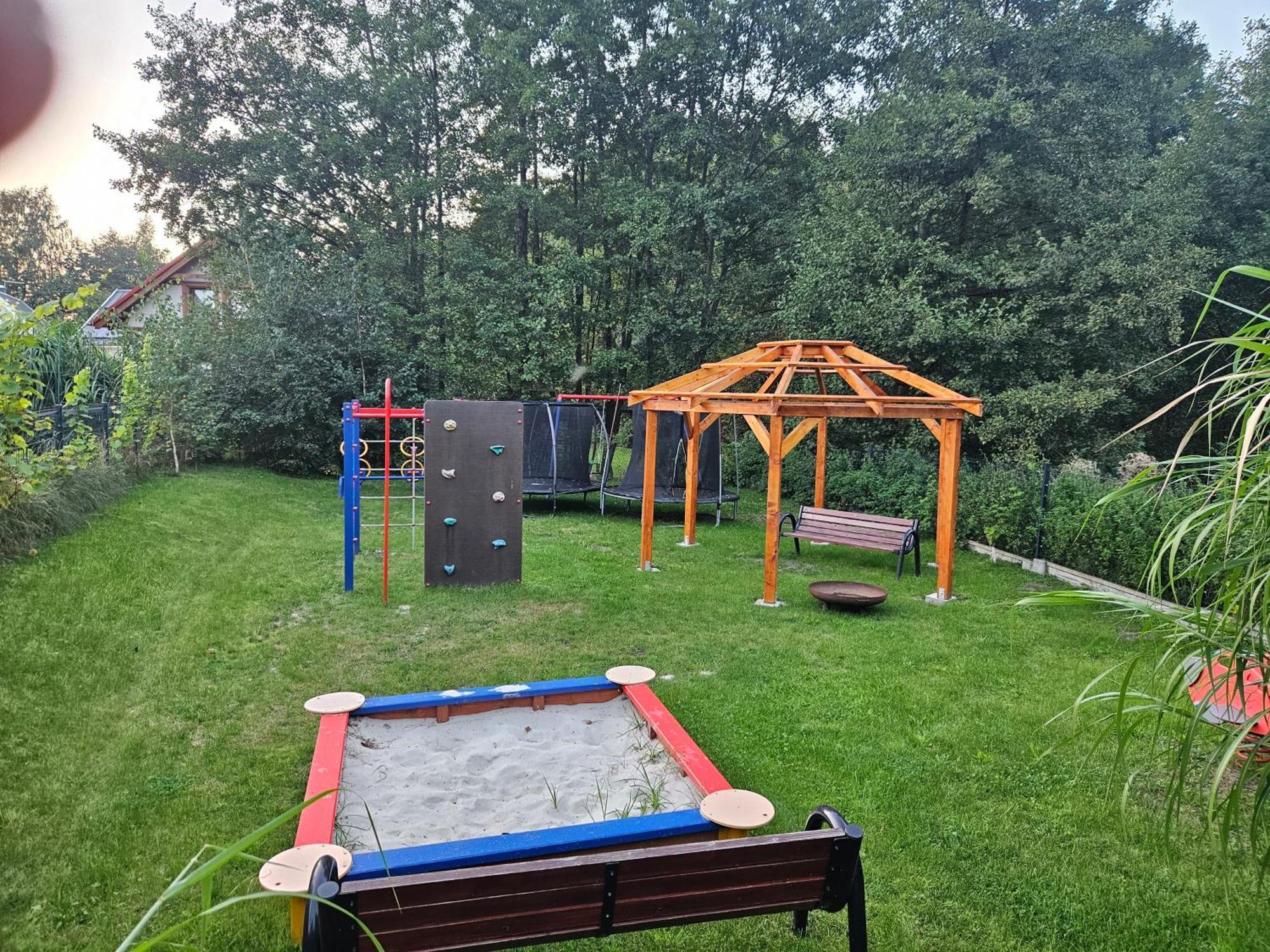 Osada Cztery Pory Roku - Dom Jesien Villa Kopalino Kültér fotó