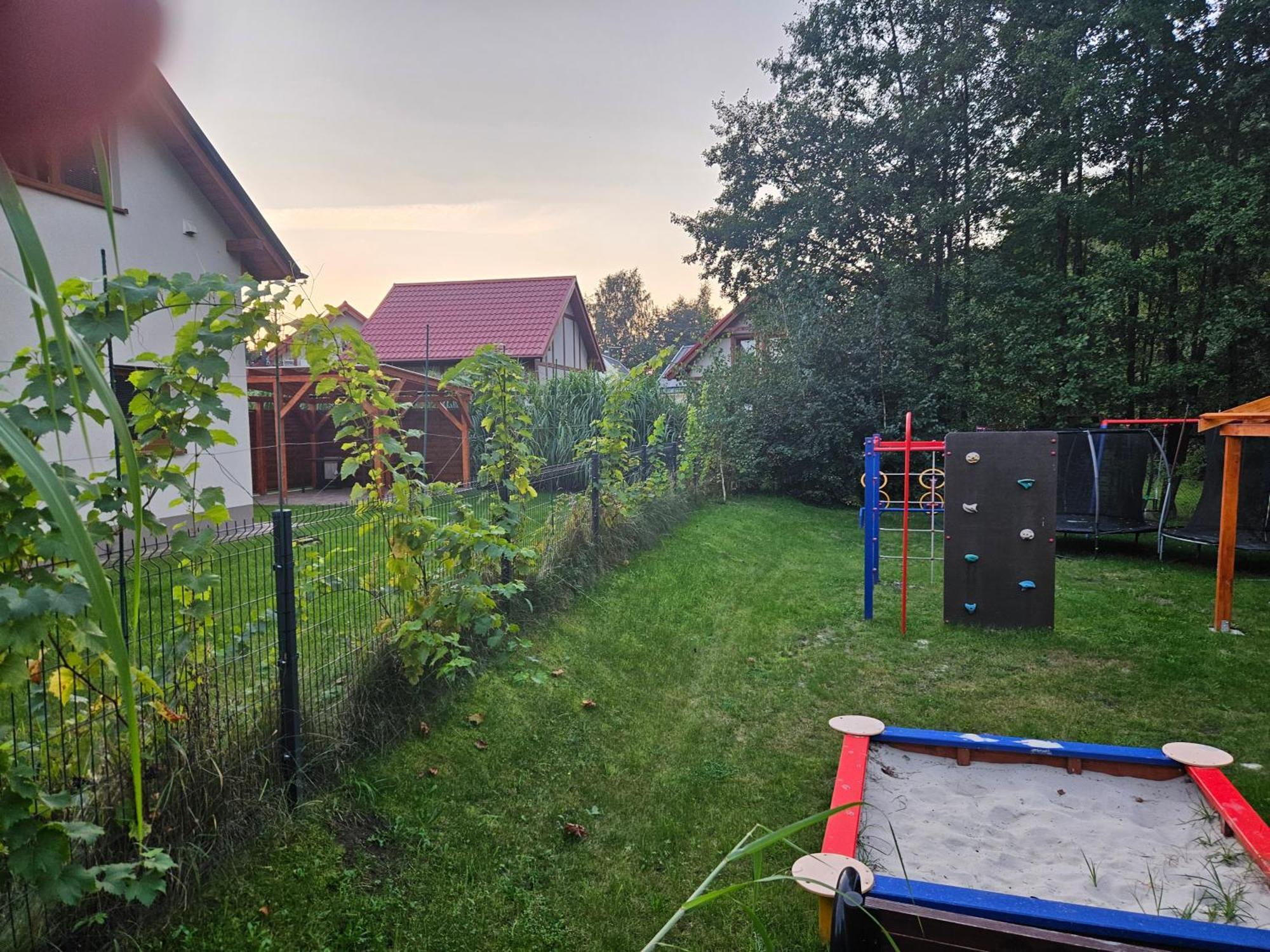 Osada Cztery Pory Roku - Dom Jesien Villa Kopalino Kültér fotó